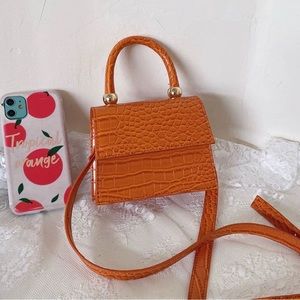 TOM & DEEN Crossbody bag
